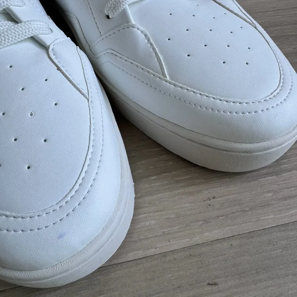 NWT Thousand Fell Men’s Court Sneaker White Size 10 Sustainable Vegan Leather